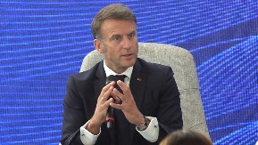 FRANCUSKA KUVA Barnije se sastao sa Makronom, trebalo da podnese ostavku, protesti širom zemlje(VIDEO)