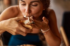 NAMIRNICE KOJE ZA PAR MINUTA VRAĆAJU ENERGIJU Uglavnom nisu skupe i svima su dostupne, jedno voće posebno se izdvaja