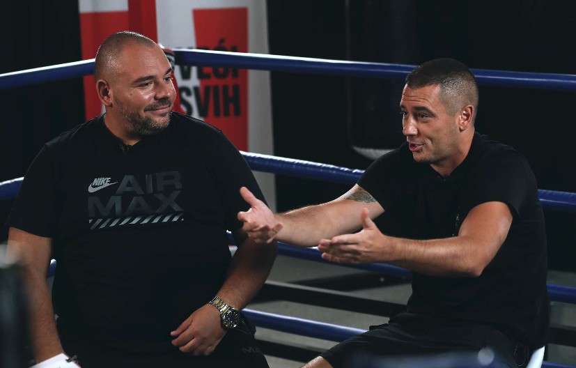 UPOZNALI SMO DETE KOJE NE ZNA ŠTA JE LOPTA Poznati reperi progovorili o borbi porodica sa Kosmeta