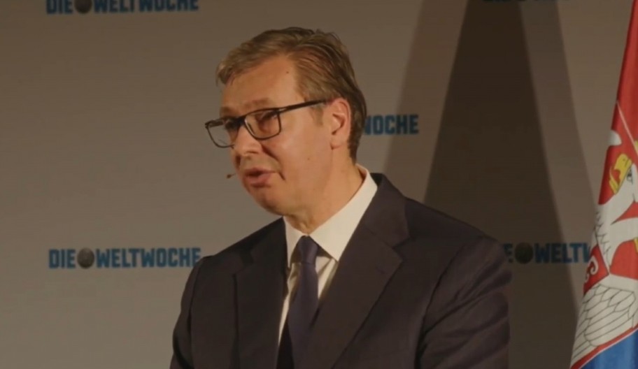 VUČIĆ PORUČUJE OMLADINI: "Nemojte se tučete oko para za moje rušenje, dođite da radite za svoju zemlju"