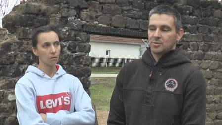 GRADILI KUĆU OD KREDITA, PLAMEN SVE ZBRISAO ZA POLA SATA Porodici Levajac požar progutao štalu i pobio stoku! Dva spasena praseta sada su kućni ljubimci (FOTO)