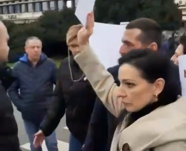 "OPET NJIH 30 NAM ZAGORČAVA ŽIVOT" Marinika na čelu blokade u Novom Sadu, pogledajte šta ovi opozicioni aktivisti rade narodu! (VIDEO)