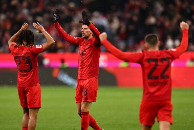 MOGU BAVARCI I BEZ KEJNA Poker Bajerna, Leverkuzen se kockao