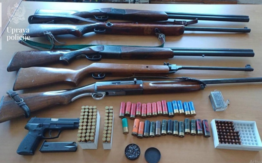 DRŽAO U KUĆI PIŠTOLJE I PUŠKU Zaplena oružja u Kolašinu