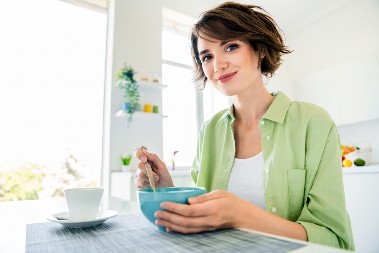 UZMITE 1 KAŠIČICU 10 MINUTA PRE JELA Pomaže u snižavanju holesterola i šećera, a smanjiće vam i apetit!