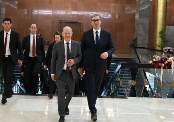 VUČIĆ SUTRA U POSETI NEMAČKOJ:  Sastaje se sa Šolcom