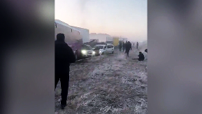 LANČANI SUDAR 30 VOZILA Teška saobraćajna nesreća na auto-putu