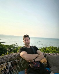 ZVEZDAN TERAO ŽENE NA TAJLANDU DA SNIMAJU PORNIĆE Policija opisala koliko su snimci zgražavajući