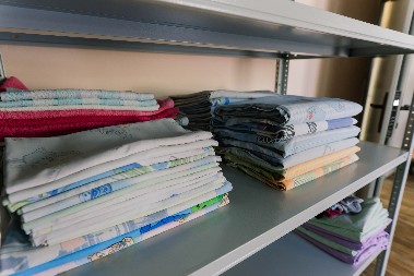 PRESTANITE DA KORISTITE SIRĆE I IZBELJIVAČE, JEDNA STVAR JE MOĆNIJA Ovaj prirodni proizvod izbeljuje posteljinu, ali ipak za jedan materijal nije pogodan