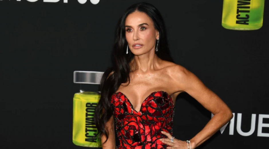 ONA "GRMI" U 62. GODINI I NE PRESTAJE DA BUDE U CENTRU PAŽNJE  Zbog njenog izgleda nastala opšta polemika, umešao se i novinar