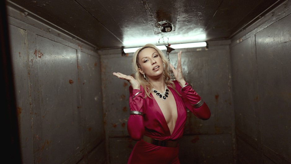 ''BIO MI JE PROSEK SKORO 9'' Rada Manojlović se prisetila fakulteta koji je ispaštao zbog njene karijere: ''Završiću ga do 70. godine''