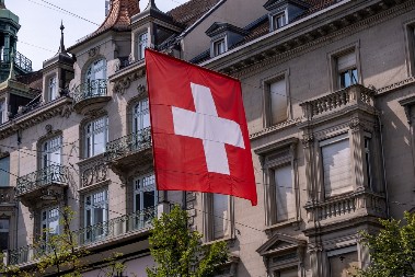 MORAJU DA OBUZDAJU SVOJU VALUTU Švajcarska snižava kamatnu stopu