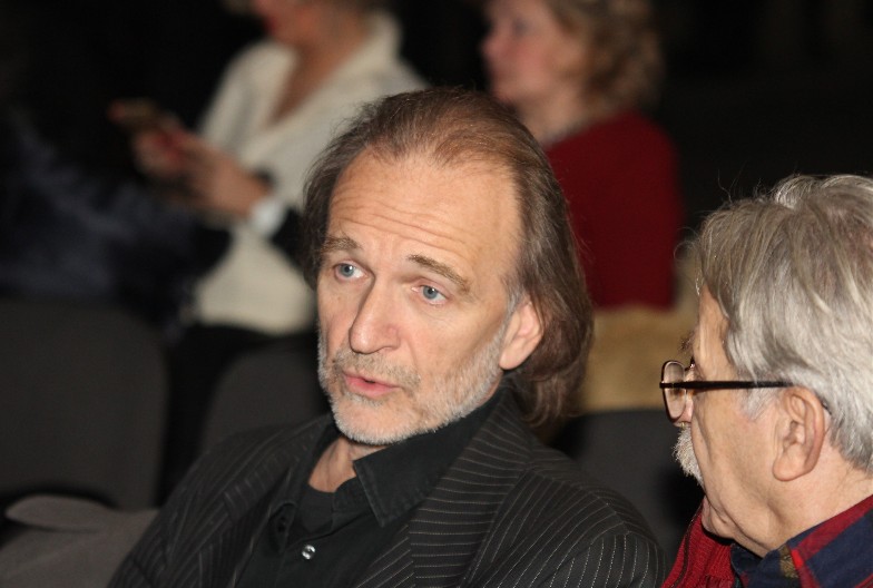 ĆERKA NAŠEG GLUMCA PRIRODNOM LEPOTOM SVE OSTAVLJA BEZ DAHA Nikada je niste videli u javnosti, a evo i čime se bavi (FOTO)