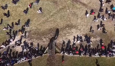 BORBE BIKOVA U BOSNI SE PRETVORILE U POTPUNI HAOS! Životinje izašle van ograde i krenule ka publici, OPŠTA PANIKA u Kaknju! (VIDEO)