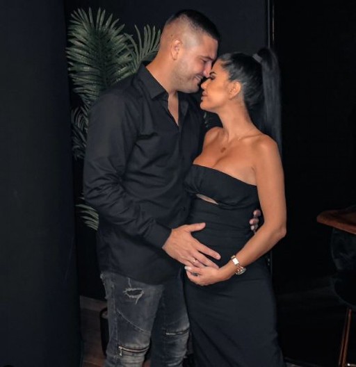 PORODILA SE NAŠA POZNATA VODITELJKA! Muž puca od sreće: "Naša porodica je bogatija za jednog člana"