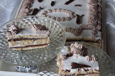 BRZA KEKS TORTA Gotova dok skuvate kafu, a nikad kremastija i ukusnija, za sve prilike