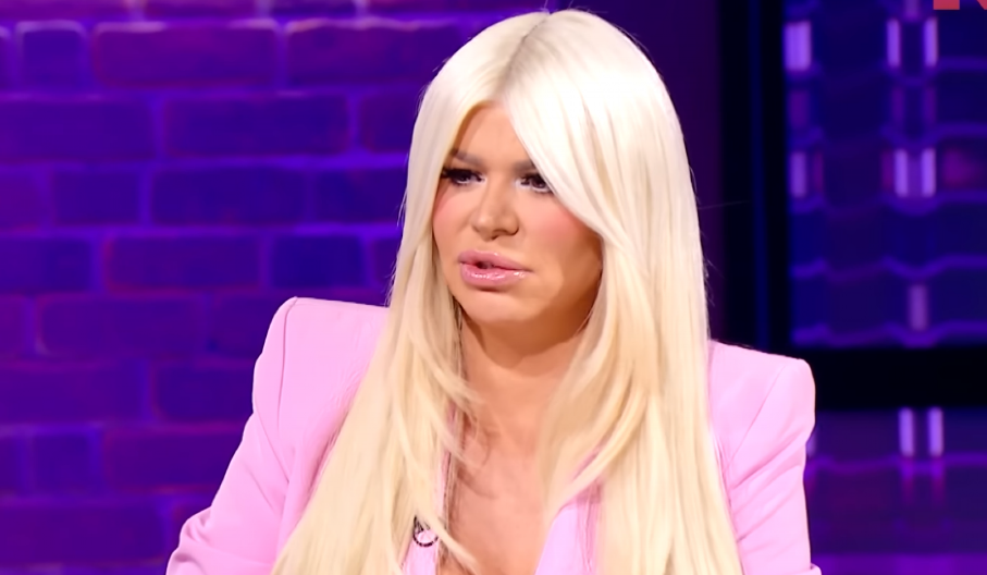 "AKO ĆE STOKU OVA PESMA DA NAHRANI NEKA JEDU!" Dara Bubamara ne oprašta izdaju, osula paljbu po Slobi Radanoviću!