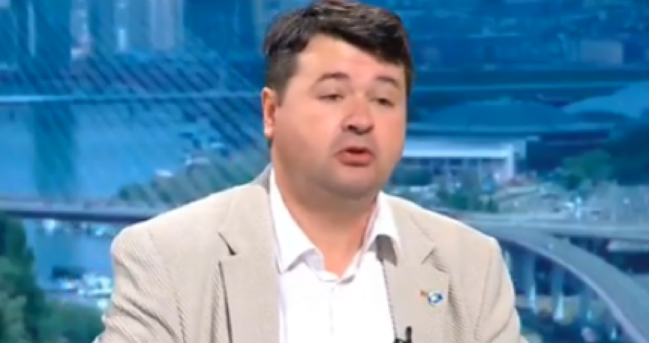 PROFESOR PRAVA OGOLIO FOTELJAŠE: Blokaderi sami priznaju da im je cilj da proglase krađu izbora! (VIDEO)