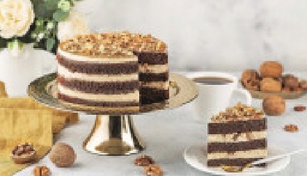 CRNO BELA TORTA Raskošna poslastica božanstvenog ukusa idealna za rođendane i proslave