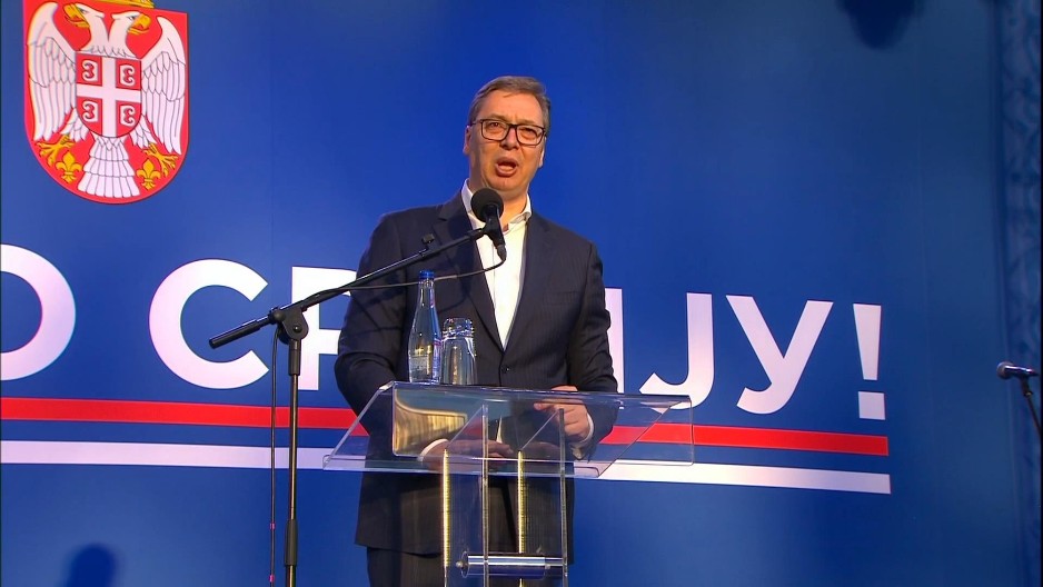 VUČIĆ SAOPŠTIO SJAJNE VESTI NIŠLIJAMA: Prevoz će biti besplatan, osnovci dobijaju na poklon udžbenike!