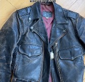 MAJA JE KUPILA POLOVNU JAKNU I ŠOKIRALA SE Ono što je pronašla u džepu ostavilo je bez teksta