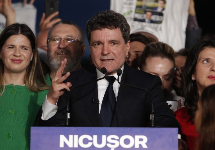 MATEMATIČAR SA SORBONE I BORAC PROTIV KORUPCIJE Evo ko je Nikušor Dan, novi predsednik Rumunije (FOTO)