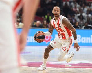 KAKVA BOMBA NA POMOLU Šabaz Nejpir novo oblači crveno-beli dres