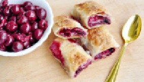 SOČNA PITA SA VIŠNJAMA Poslastica kojoj nije moguće odoleti, po receptu bez mane