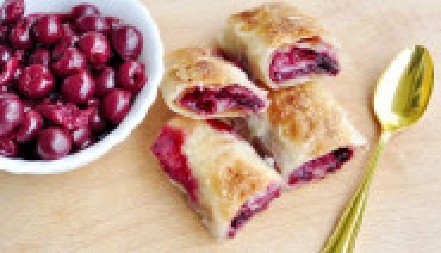 SOČNA PITA SA VIŠNJAMA Poslastica kojoj nije moguće odoleti, po receptu bez mane