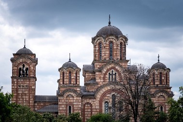 VEČERAS, NA LETNJEG SVETOG NIKOLU OBAVEZNO URADITE OVO Evo gde treba da upalite sveću, a na jednu stvar ne ni pomišljajte