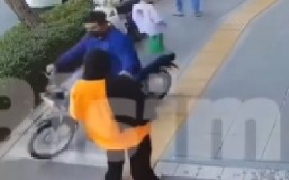 OTEO ŽENI TELEFON PA KRENUO DA BEŽI Lopov nije ni sanjao da će naleteti na NJEGA - kad je sevnuo pištolj, SVE je bilo gotovo! (VIDEO)