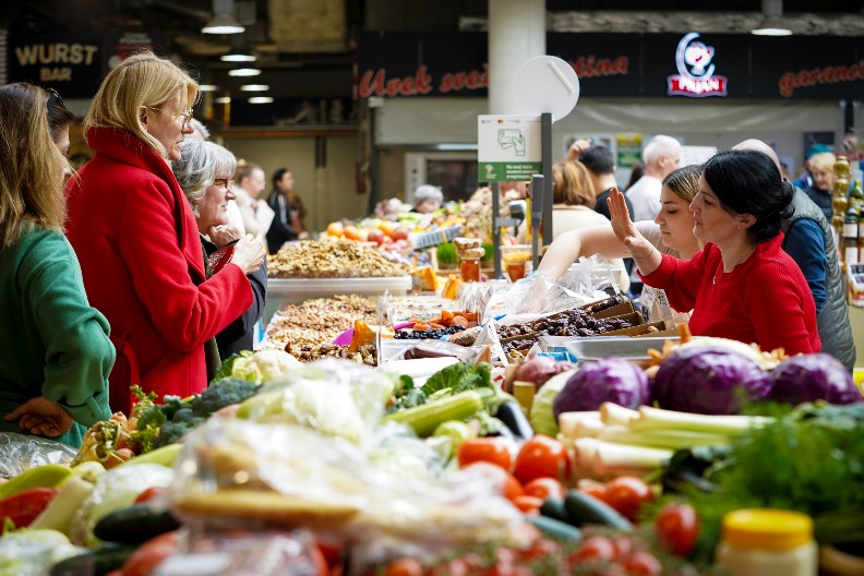 Fotka sa pijace šokirala sve: Ovo je stvarno sumanuto- komad 10 dinara! (FOTO)