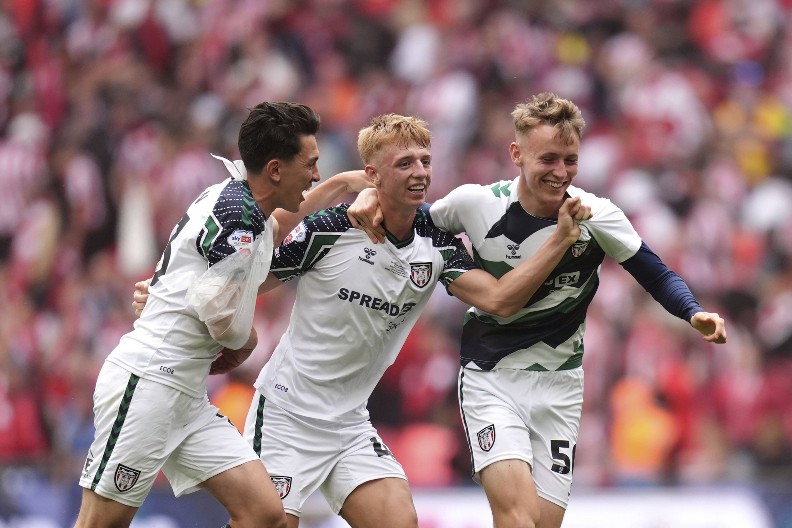 LUDNICA U ČEMPIONŠIPU Sanderlend u nadoknadi izborio povratak u Premijer ligu