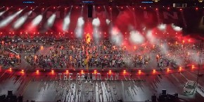 SPEKTAKULARAN ROK KONCERT SA 1.200 MUZIČARA NA SCENI Najveći živi rok bend ušao je u istoriju - evo šta su svirali