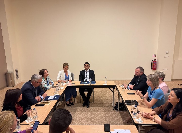 Sastanak srpske delegacije sa predsednikom Parlamentarne skupštine Saveta Evrope