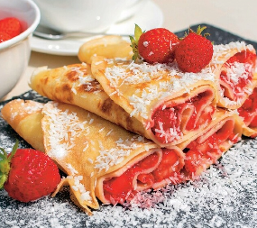 MIRISNE PALAČINKE SA KOKOSOM I JAGODAMA Kao osmišljene za proleće, a mekane, vazdušaste i preukusne