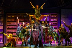 NOVI MJUZIKL TETARA ODEON ODUŠEVIO PUBLIKU Ne propustite priliku da pogledate „Ivicu i Maricu“ do kraja juna!