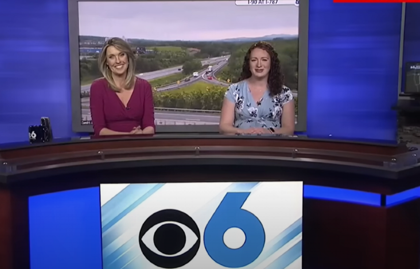 VODITELJKI KRENUO POROĐAJ U JUTARNJEM PROGRAMU Pukao joj vodenjak, a ono što je uradila nakon toga šokiralo je sve gledaoce (VIDEO)