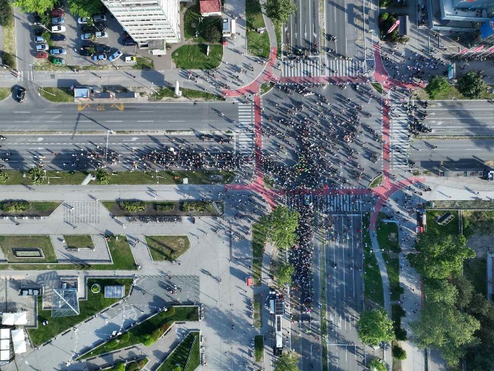 E MOJ NOVI SADE, ŠTA SI DOČEKAO! Evo koliko blokadera maltretira građane u srpskoj Atini, da nije tužno bili bi smešno!