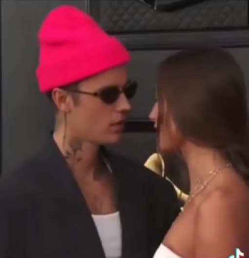 NOVAC, SLAVA, NENORMALNA POPULARNOST, A SADA PONORI Da li se to Džastinu Biberu raspada život skroz?