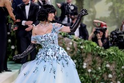 KAKO JE OD SIROMAŠTVA DOŠLA DO VRTOGLAVOG USPEHA? Priča slavne glumice cepa srca