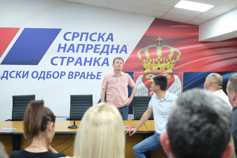 OGLASIO SE GLIŠIĆ POVODOM POBEDE SNS NA IZBORIMA ZA MESNE ZAJEDNICE Moramo još više da radimo!