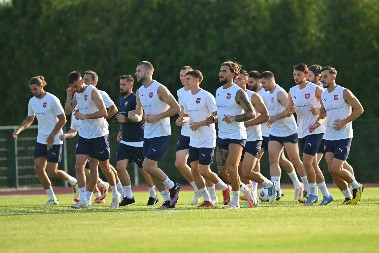 "ORLOVI" HVATAJU ZALET Fudbaleri Srbije odradili prvi trening pred utakmicu protiv Albanije