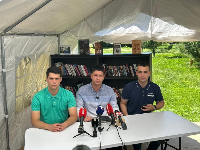 STUDENTI KOJI ŽELE DA UČE POSTAVILI ROK DO VIDOVDANA! "Ukoliko se do tada ne reši, mi zaista stupamo u štrajk glađu" (VIDEO)