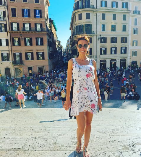 VODITELJKA POSTALA BAKA U 46. GODINI Oglasila se i poslala emotivnu poruku, organizovano i veliko slavlje!