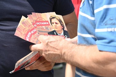 Počelo prikupljanje potpisa za narodnu inicijativu za odgovornost Zagorke Dolovac (FOTO)
