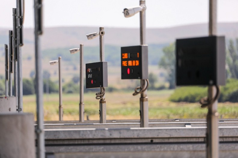 TERETNJACI SE NAVIKAVAJU NA PAKLENE GUŽVE! Na granicama čekaju više sati, OVDE je najkritičnije