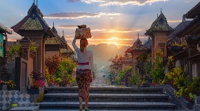 IZNENAĐENJE NA TROPSKOM OSTRVU Šta nikako ne smete raditi nogama na Baliju – čak ni u hramu