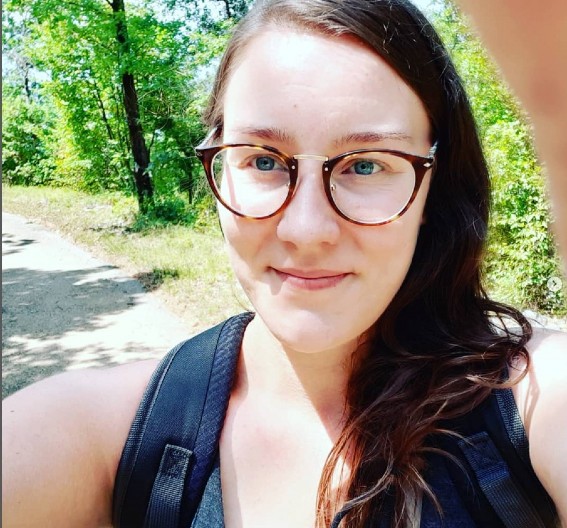 ANA (39) JE ZBOG KRPELJA ZAMALO OSTALA NEPOKRETNA „Već 20 godina se borim s posledicama, nekad ne mogu da pomeram prste“