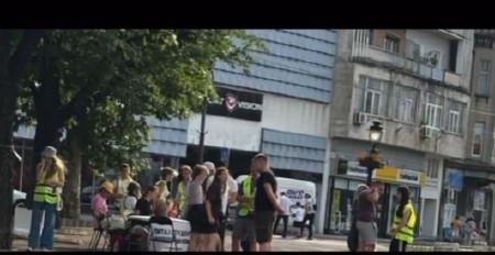 HAOS TOKOM PREDIZBORNE TIŠINE – TRENUTNO U CENTRU ZAJEČARA okupljanje blokadera! (VIDEO)